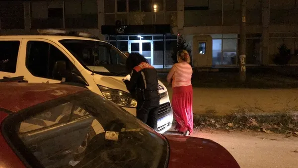 Kısıtlamada sokağa çıktı! Cezayı yiyince gazetecilere tükürdü - 3