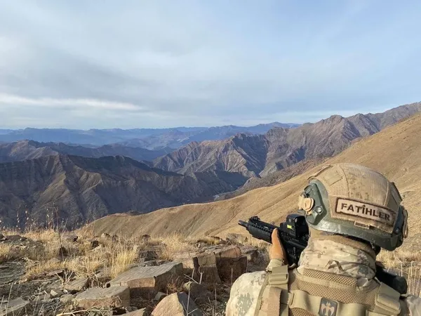 Son dakika: Mehmetçik terörist avında! Eren Kış-4 operasyonu başladı