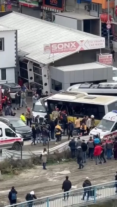 alibeykoy-tramvay-kazasi-son-dakika-otobus-tramvaya-carpti-olu-ve-yarali-var-mi-istanbul-tramvay-kazasi-son-du-1670222592597.jpg İstanbul tramvay kazası son durum ne? Otobüs tramvaya çarptı! Ölü ve yaralı var mı? Alibeyköy tramvay kazası son dakika - 5