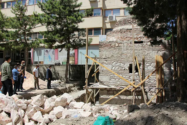 amasyada-600-yillik-gizemli-turbe-restore-ediliyor-1625492854698.jpg Amasya’da 600 yıllık gizemli türbe restore ediliyor - 3