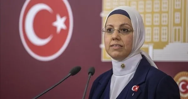 ibb-ile-cumhuriyete-fisleme-cezasi-ravza-kavakci-kan-actigi-davayi-kazandi-1660759413064.jpg İBB ile Cumhuriyet'ten ortak kumpas! Ravza Kavakçı Kan açtığı davayı kazandı - 1