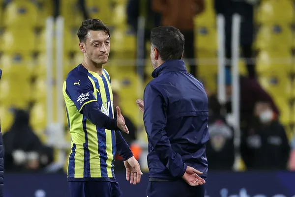 1635106132252.jpg Vitor Peraira'dan tepkilere yanıt: Taraftarlar da bizim gibi hayal kırıklığı yaşıyor - 2