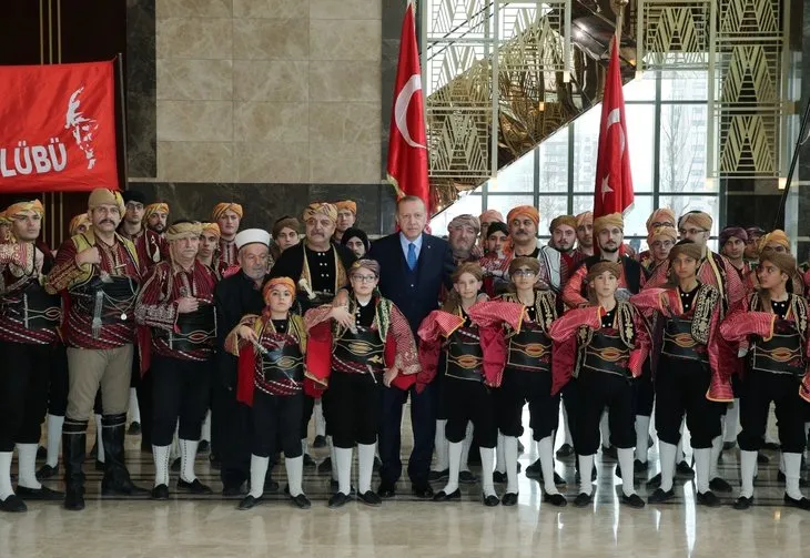 Başkan Erdoğan 49. Muhtarlar Toplantısı’na katıldı! Dikkat çeken kareler...