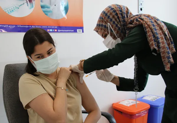 Son dakika | Sağlık Bakanı Fahrettin Koca duyurdu: Aşılamada rekor! Bugün 750 bin aşı randevusu var