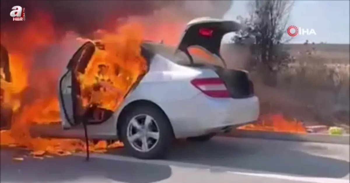 Seyir halindeki otomobil alev alev yandı
