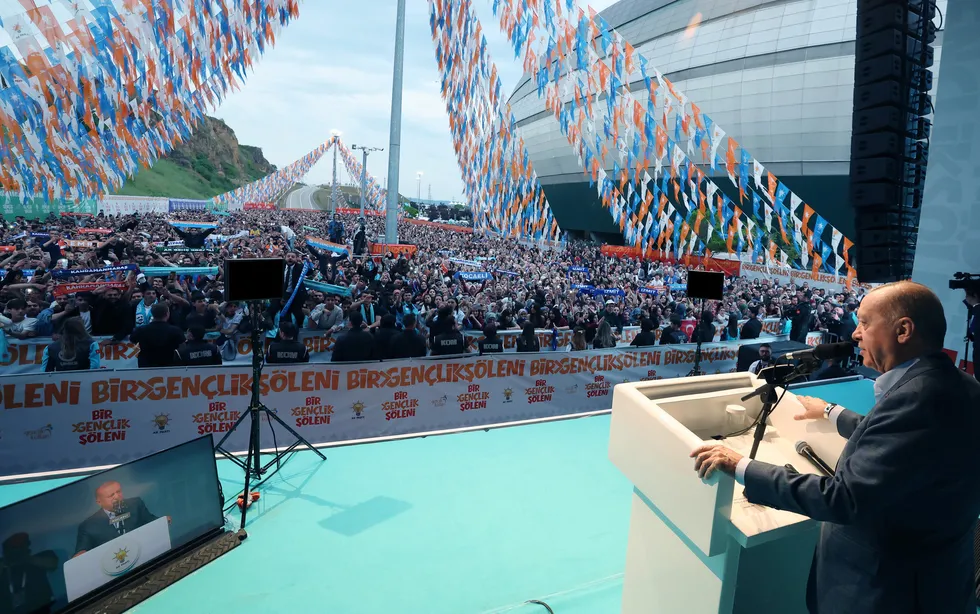 baskan-erdogandan-genclik-soleninde-net-mesaj-turkiyenin-gelecegi-siz-genclere-emanet-1778962736658.jpg Fotoğraf (AA)