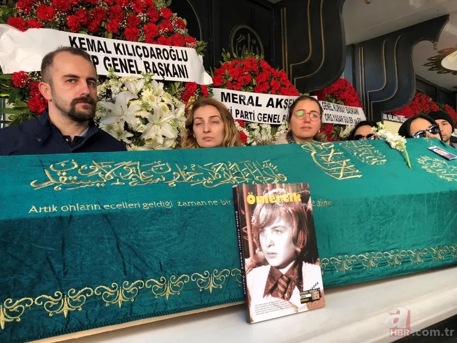 Yeşilcam'ın Ömercik'i Ömer Dönmez son yolculuğuna uğurlandı! Bakan Hulusi Akar yalnız bırakmadı 9