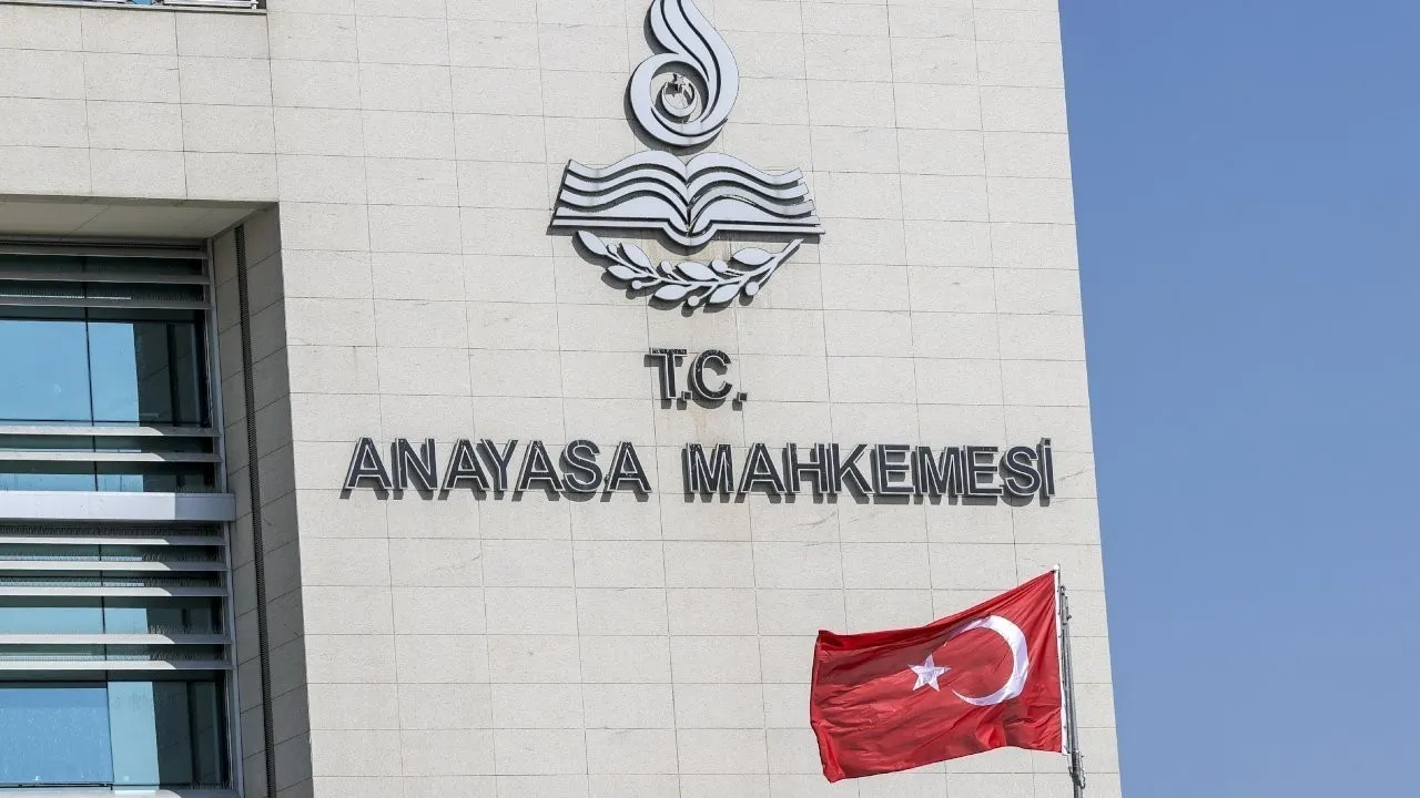 CHP itiraz edip yargıya taşımıştı! Anayasa Mahkemesi'nden E-ticaret Kanun'u düzenlemesinin iptal talebine ret! Cumhuriyet usulsüzlüğü büyük darbe!
