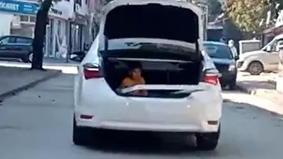 Şoke eden manzara! Bagajda çocukla...