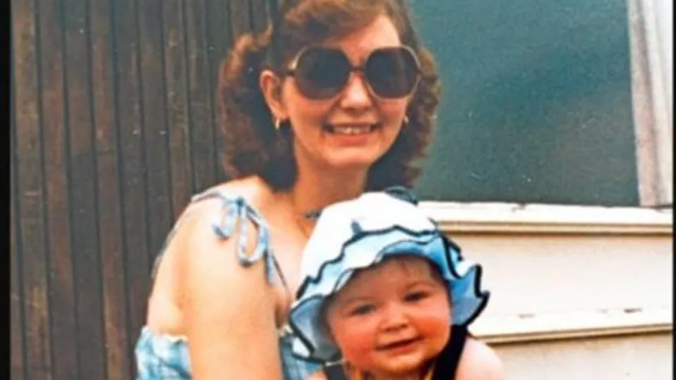 Yıllarca iki kızına şiddet uyguladı! Yıllar sonra annelerine bunu yaptılar