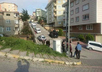 Ataşehir'de bomba ihbarı bina boşalttırdı