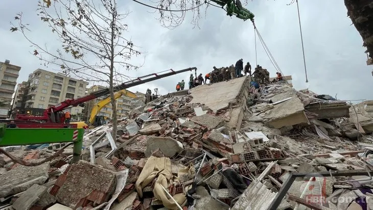 Kahramanmaraş depremi sonrası sporcular enkaz altında kaldı! Taha Akgül’den yardım çağrısı: 30-40 güreşçi enkaz altında
