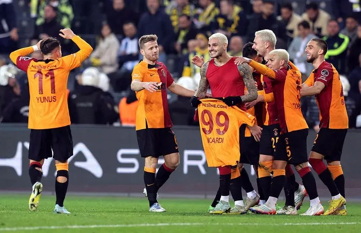 Kadıköy’de tarihi anlar! Galatasaray’ın golleri geldi yıldızlar böyle sevindi! Fenerbahçe evinde paramparça