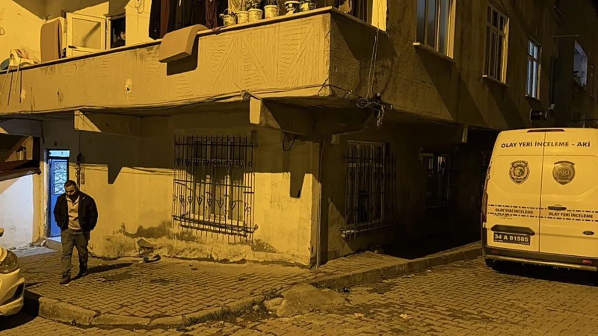 İstanbul'da silahlı gasp dehşeti: Anne ve kızının ağzını bantlayıp paralarını çaldılar