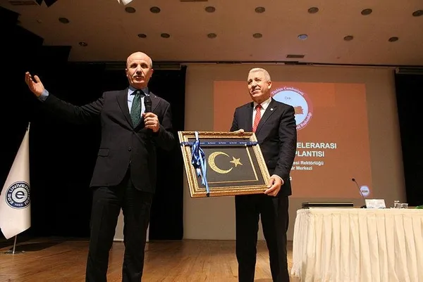 YÖK’ten hibrit eğitim sinyali! Prof. Dr. Erol Özvar tarih verdi