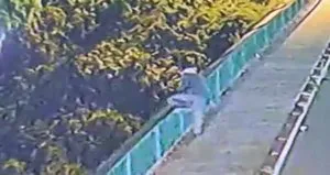 70 yaşındaki adam kendini köprüden attı!