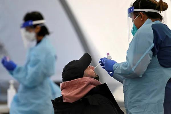 Uzmanlar uyardı: Koronayı ağır geçiren gençlerin yüzde 40’ında rastlandı!