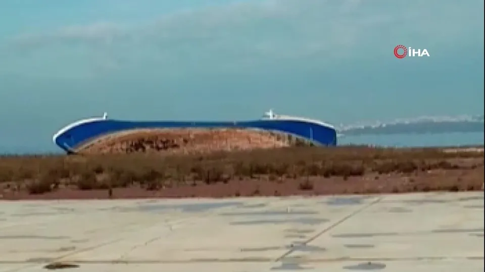 Yalova’da fırtına gemiyi yan yatırdı |Video