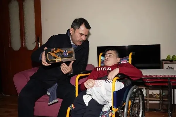 1705849673572.jpeg İstanbul'un muradı Kurum'dan engelli Furkan Tan'a anlamlı ziyaret! - 3