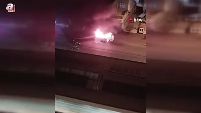 Adana’da otomobil alev alev yandı