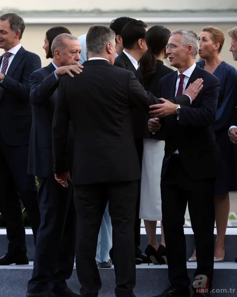 NATO liderleri ve eşleri akşam yemeğinde! Başkan Erdoğan ve eşi Emine Erdoğan da katıldı 18