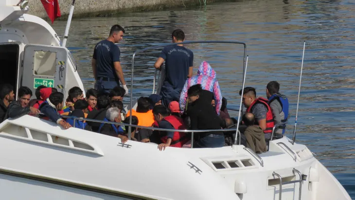 Yunanistan'a kaçmak isteyen 92 göçmen Çanakkale'de yakalandı - 3