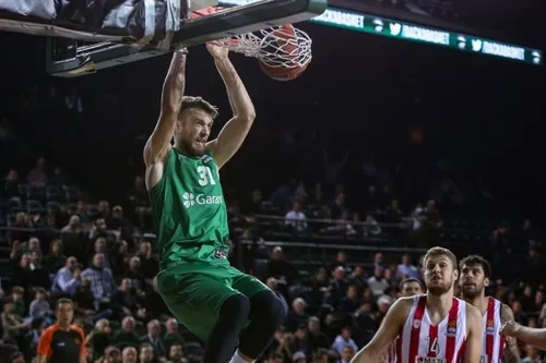 Yunan devi İstanbul’dan çıkamadı