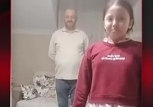 ATTIĞI HER ADIMDA BABASINA BAKTI