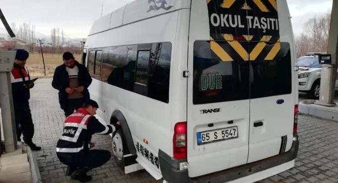 Ülke genelinde eş zamanlı okul servisi denetimi! 46 bin 925 personel katıldı - 5