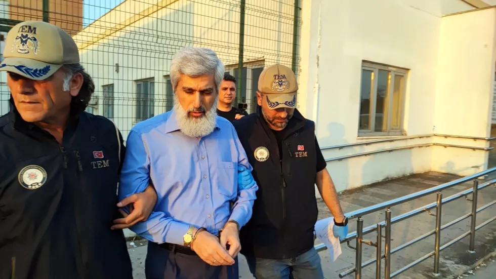 kuytul-suc-orgutunun-kirli-carkini-6-bin-ihbar-cozdu-orgut-semasindan-para-trafigine-dikkat-ceken-kayitlar-1787413346605.jpg Kuytul Suç Örgütünün kirli çarkını 6 bin ihbar çözdü! Örgüt şemasından para trafiğine dikkat çeken kayıtlar - 3