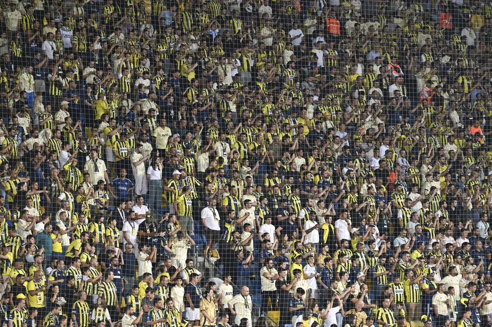 canli-genclerbirligi-fenerbahce-1786823890894.jpg Kanarya perdeyi mağlubiyetle açtı! Maç sonucu: Gençlerbirliği 2-1 Fenerbahçe - 10