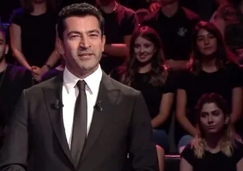 Çaykovski "1812 Uvertürü" adlı eserinde hangi sese yer vermiştir?