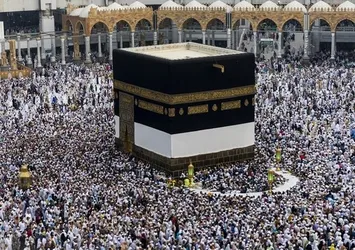 Kabe'ye karşı namaz kılan ilk sahabi