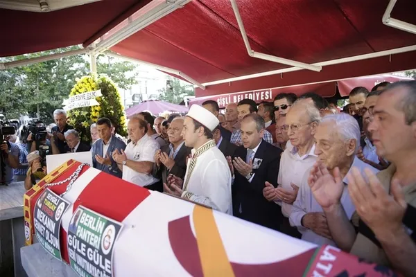 "Berlin Panteri" Turgay Şeren vefatının 3. yıl dönümünde anıldı - 1