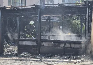 Esenyurt'ta erkek yurdunda yangın paniği