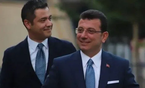 murat-ongun-karisini-da-rusvete-surukledi-muslugun-kaynagi-belli-oldu-gondermezseniz-isler-yurumez-1745833782198.jpeg Murat Ongun karısını da rüşvete sürükledi! Musluğun kaynağı belli oldu: Göndermezseniz işler yürümez - 1