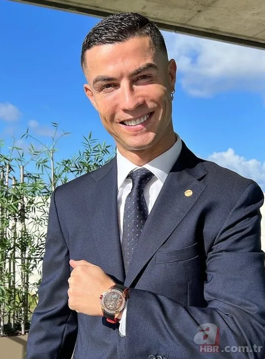 22 milyon dolarlık malikanenin yatak odası bile... Yeşil sahaları yakıp kavuran Cristiano Ronaldo emekliliğinde bakın nerede yaşayacak? 3