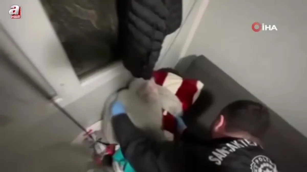 Sancaktepe'de düzenlenen operasyonda çok sayıda uyuşturucu madde ele geçirildi