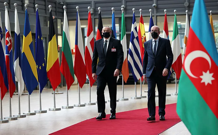 Azerbaycan Cumhurbaşkanı İlham Aliyev NATO'yu ziyaret etti! SON DAKİKA Ermenistan açıklaması