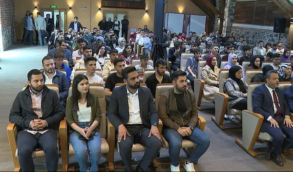 1684780021212.jpg Milli Savunma Bakanı Hulusi Akar şehit ailelerini ve gazilerle buluştu! "Parti değil, zihniyet meselesi" - 4