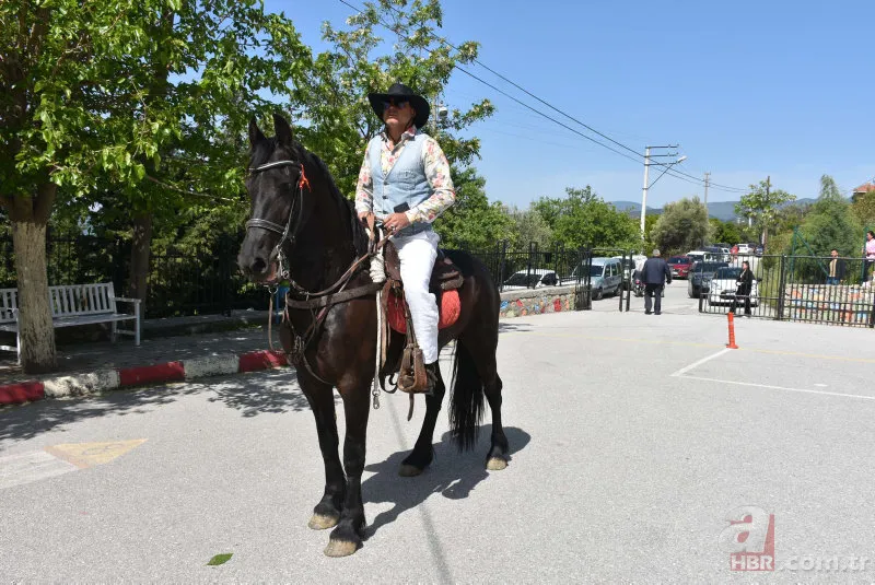 Görenler şaşkına döndü! Yeniçeri, kovboy ve at | Demokrasi şölenini böyle kutladılar 11