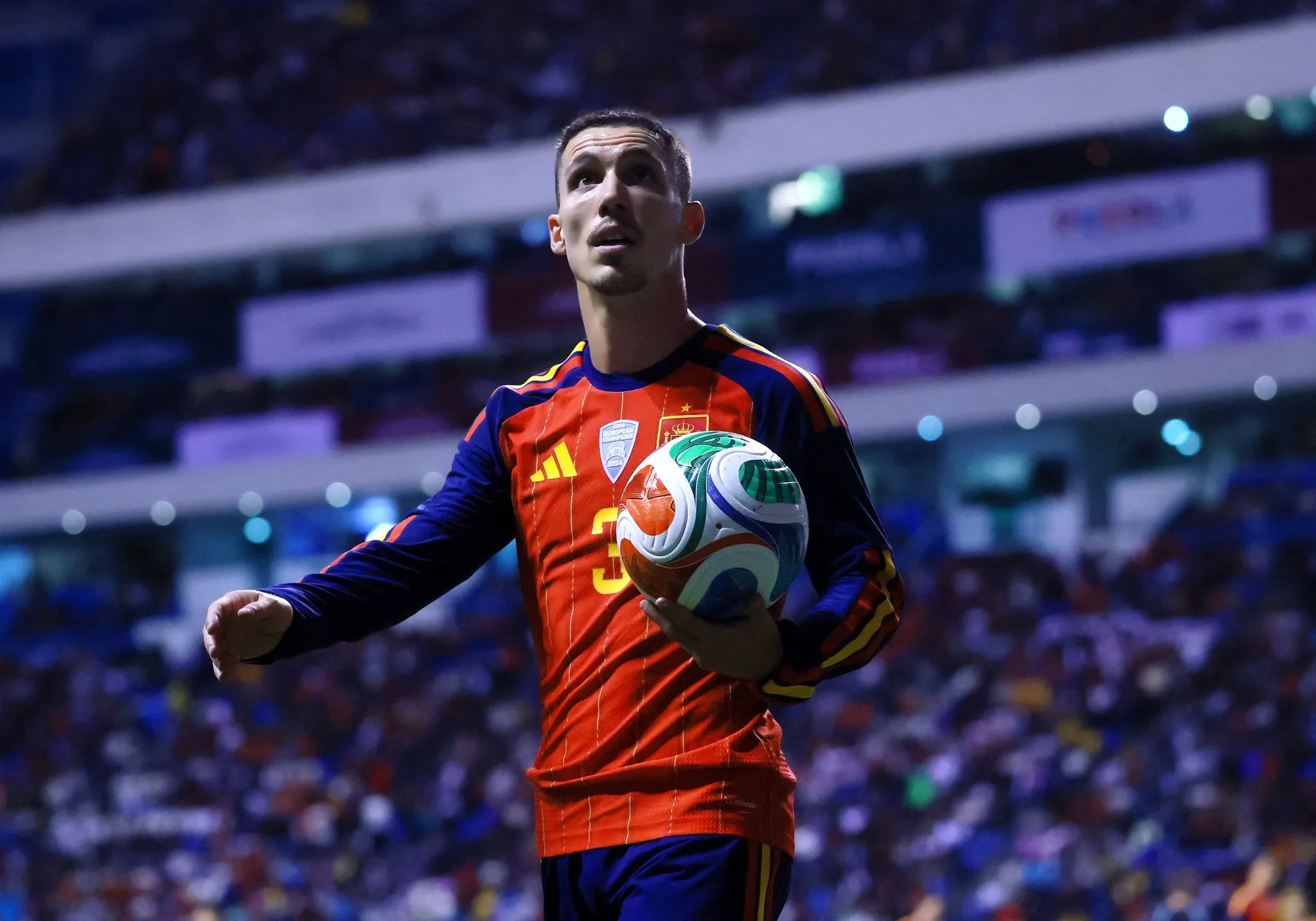 Fenerbahçe, Alejandro Grimaldo ile 3 Yıllık Sözleşme İçin Hazırlık Yapıyor