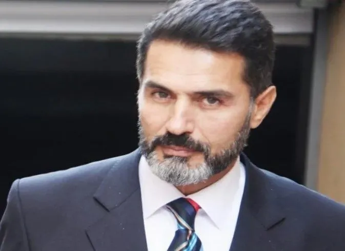 Maneviyata yönelmişti... Eski manken Yaşar Alptekin açıklamalarıyla gündem oldu! Beni geçmişimle vurmaya çalışıyorlar