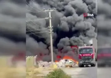 Söke'de kara dumanlar gökyüzünü kapladı