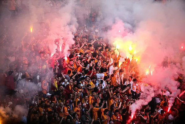 1696229088842.jpg Galatasaray'da Okan Buruk tercihini yaptı! Manchester United deplasmanında bambaşka bir ilk 11! Aslan ava çıkıyor... - 4