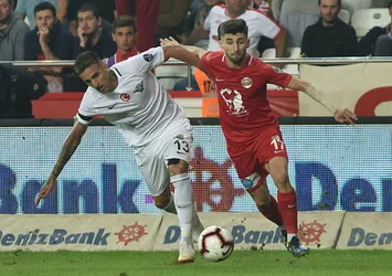 Akhisarspor, Antalya'da son anlarda güldü