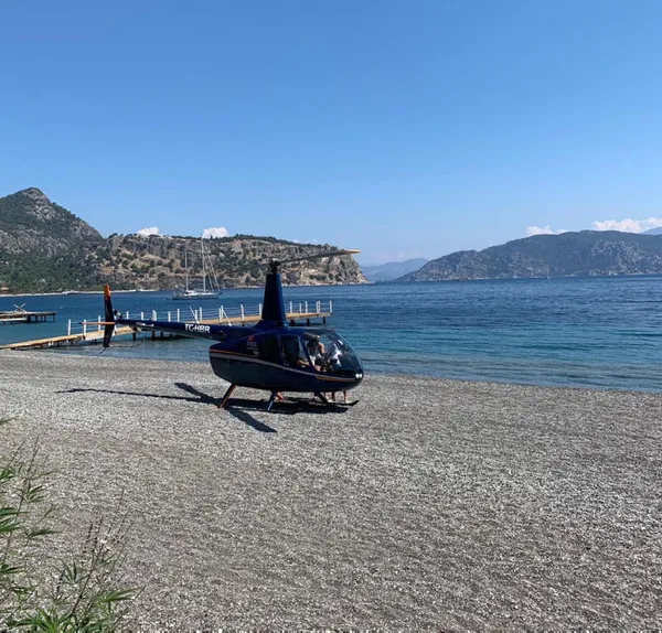 goruntuler-turkiyeden-helikopter-plaja-indi-1623672537333.jpg Görüntüler Türkiye'den! Helikopter plaja indi! - 3