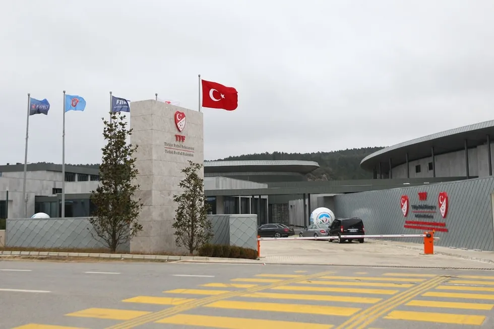hakem-camiasinda-safak-operasyonu-mhk-baskani-ferhat-gundogdunun-da-aralarinda-oldugu-7-kisiye-gozalti-1790665295831.jpeg Hakem camiasında şafak operasyonu: MHK Başkanı Ferhat Gündoğdu'nun da aralarında olduğu 7 kişiye gözaltı - 2