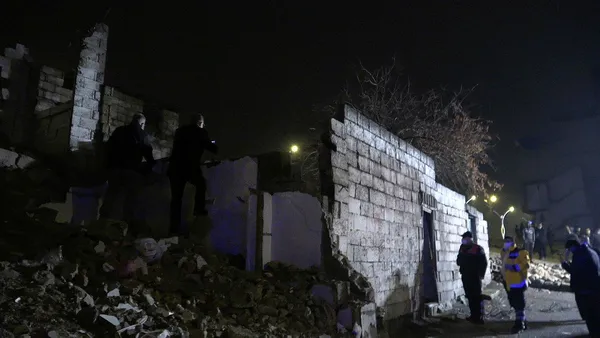 Son dakika haberi: Gaziantep'te bina çöktü: Biri ağır 4 kişi yaralandı - 4