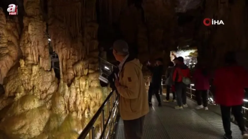 Uzakdoğu’dan Karaca Mağarası’na geldiler